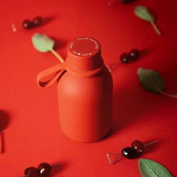 Bouteille isotherme inox Blush Yoko Design rouge manhattan