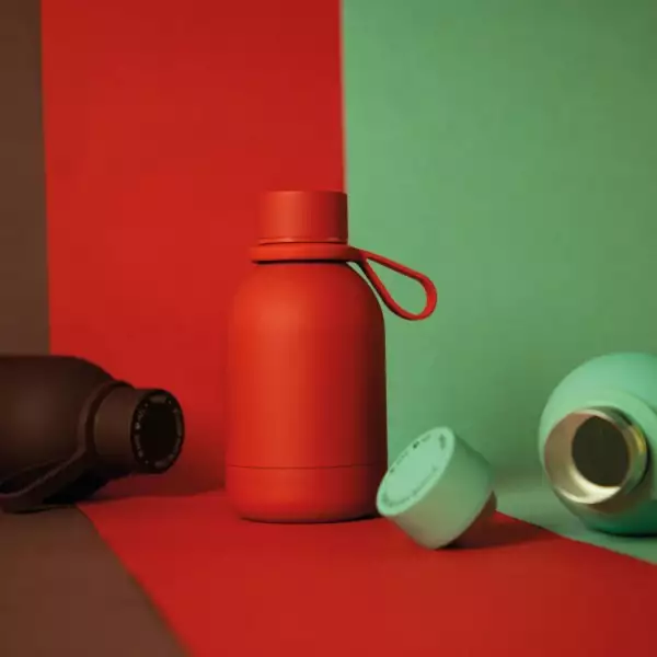 Bouteille isotherme inox Blush Yoko Design rouge manhattan