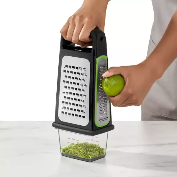 Râpe 4 Faces avec zesteur et récupérateur Oxo
