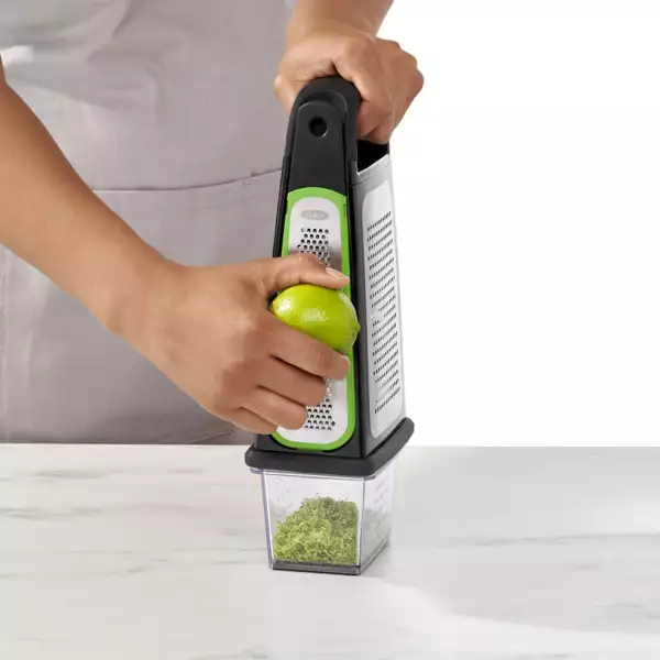Râpe 4 Faces avec zesteur et récupérateur Oxo