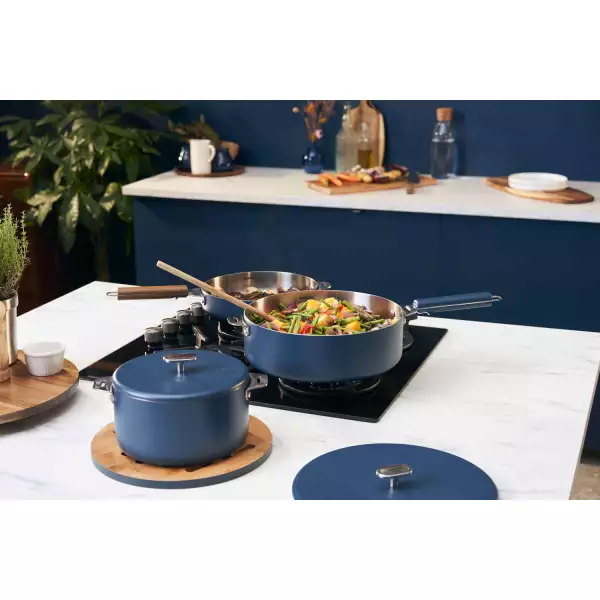 La merveilleuse casserole inox Bleu Myrtille Cookut