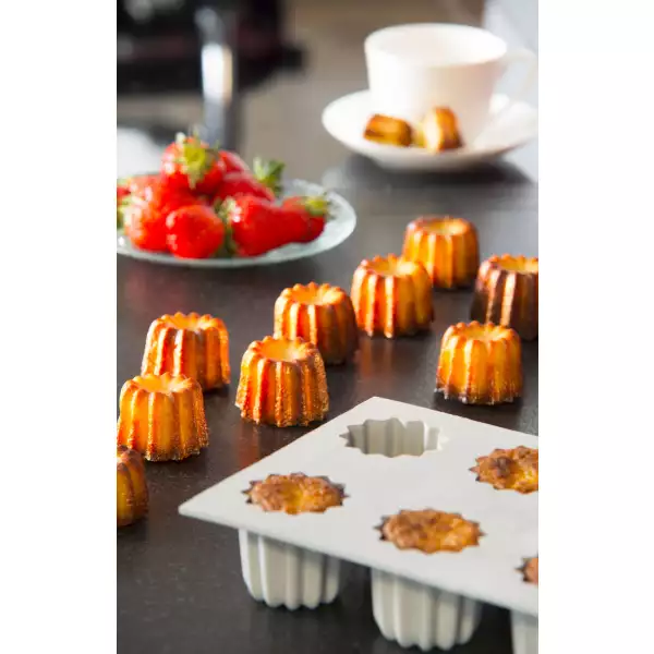Moule en silicone Elastomoule 8 grands cannelés De Buyer