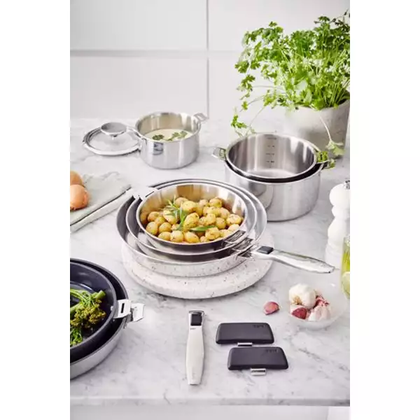 Lot 2 poêles inox Tri-Ply 24 et 28 cm + 1 poignée Evolution Beka