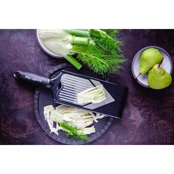 Mandoline en V avec râpe à julienne Microplane